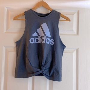 ADIDAS Women’s original logo 100% cotton bottom knot workout top size Medium NWT